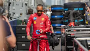 Lewis Hamilton Curiga Mercedes Pakai “Party Mode” untuk Dominasi Kualifikasi F1 2026