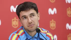 Martin Zubimendi Tinggalkan Kamp Timnas Spanyol karena Cedera Lutut, Dipastikan Absen Lawan Timas Mesir