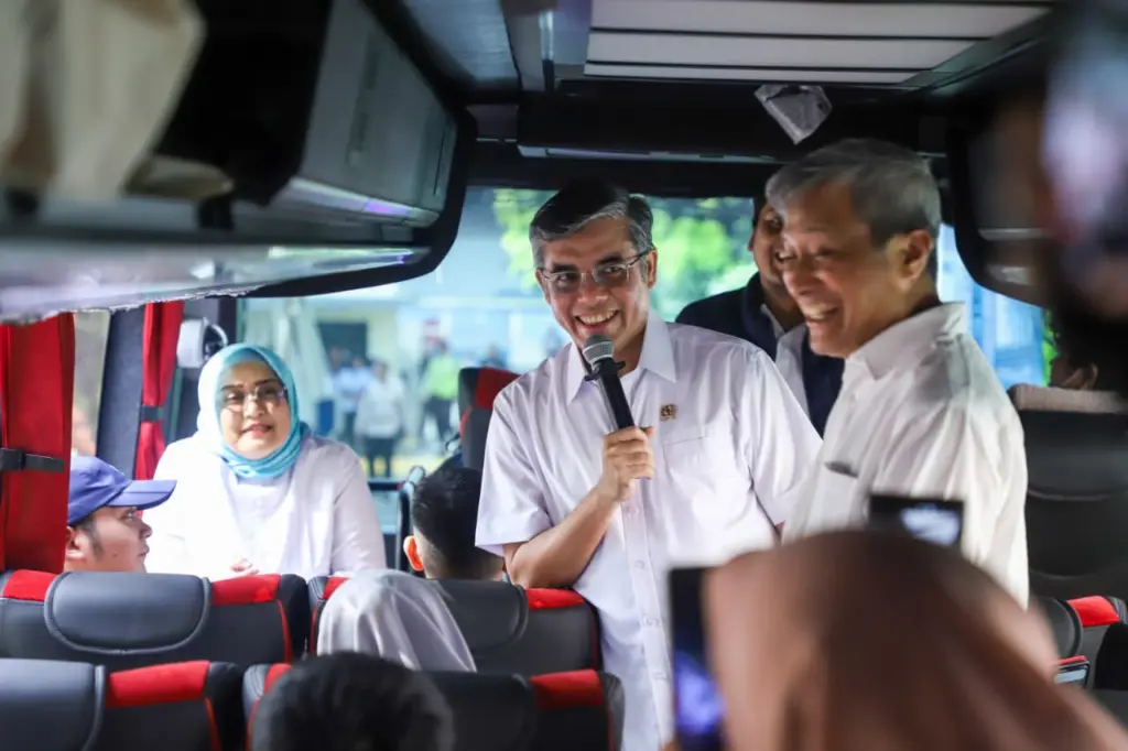 Menaker Hubungan Industrial Harus Dibangun Atas Dasar Kepedulian 5