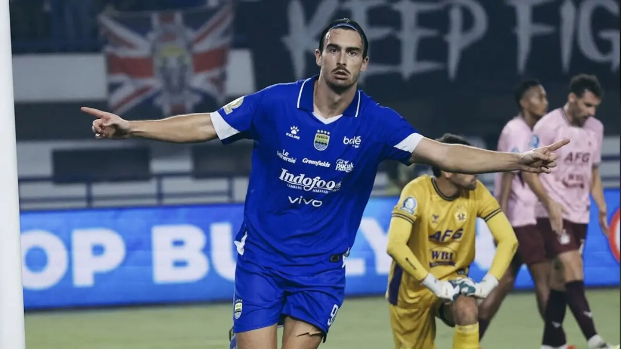 Persib Bandung Lebaran Di Puncak Klasemen Liga 1 Usai Kalahkan Persik Kediri 3 0
