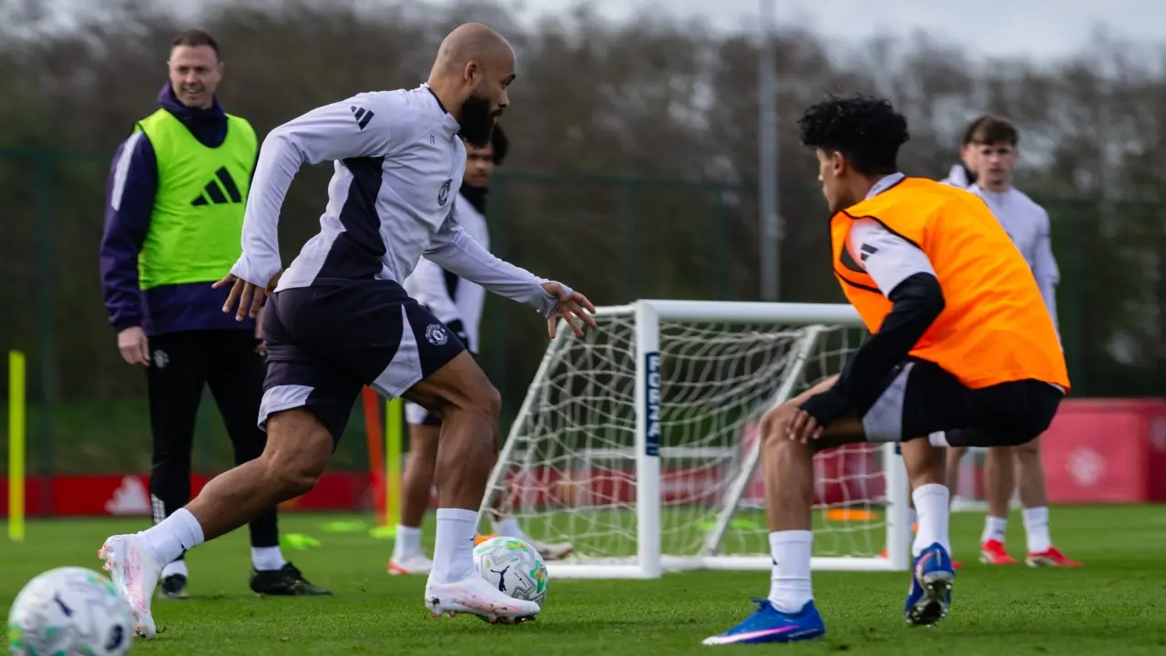 Setelah Latihan Bersama Bryan Mbeumo Beri Komentar Jujur Tentang Bintang Muda Mu Jj Gabriel
