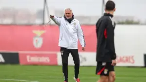 Jose Mourinho Dikabarkan Bersiap Meninggalkan Benfica Akhir Musim Ini
