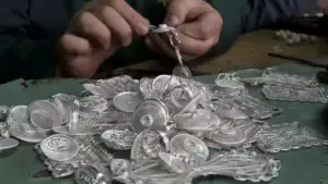 Perak Antam Turun Tajam, Harga Per Gram Anjlok ke Rp 45.750