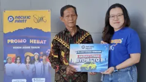 Pacific Paint Serahkan Hadiah Utama Mobil BYD ATTO 1 untuk Pemenang Program HEBAT Slank