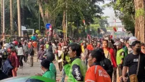 Gojek Dan Grab Umumkan Skema Bagi Hasil Baru: Komisi Aplikasi 8% Mulai 1 Juli