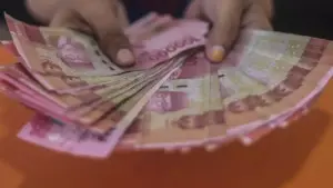 Rupiah Menguat Tipis ke Rp17.943 Seiring Meredanya Ketegangan Timur Tengah