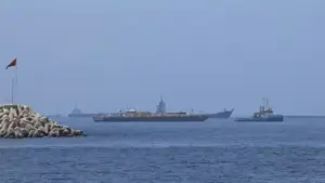 IMO Tunda Evakuasi di Selat Hormuz Usai Kapal Kontainer Dihantam Proyektil