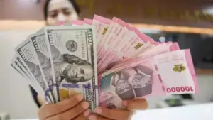 Rupiah Menguat di Awal Pekan, Dibuka Rp17.868 per Dolar