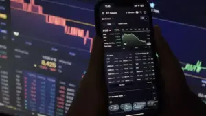 IPOT Soroti Tekanan Global, Rekomendasikan Saham Pilihan Saat IHSG Downtrend