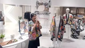 Lakon Indonesia Rayakan 8 Tahun: Merawat Wastra dan Mengurangi Sampah Fashion