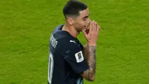 Almiron Diganjar Kartu Merah Langsung Usai Menutup Mulut Saat Adu Mulut di Piala Dunia