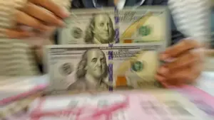Soroti Kurs Dolar: Rupiah Melemah, Catatan Harga di BCA, Mandiri, BRI dan BNI