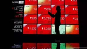 IHSG Turun Tajam 0,74%, Namun Sejumlah Saham Melonjak Hingga ARA
